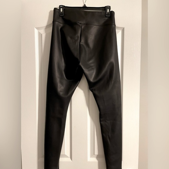 Express faux leather leggings - Picture 2 of 3